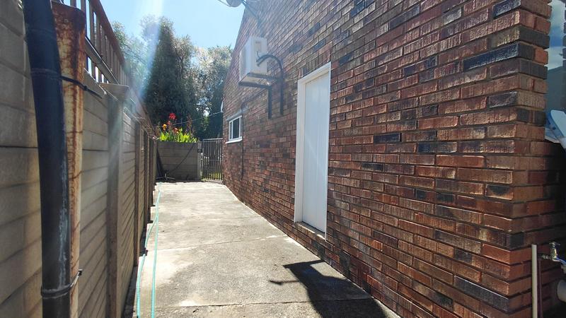 3 Bedroom Property for Sale in Langenhovenpark Free State